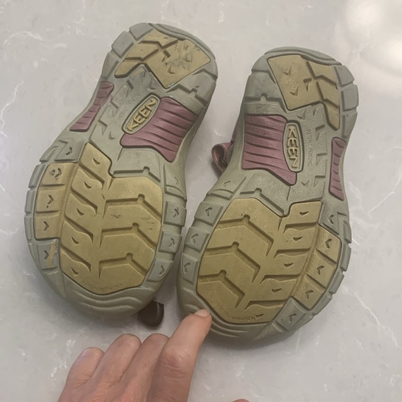 Kids Keens 2 pairs size 12 Toddler - Picture 5 of 11